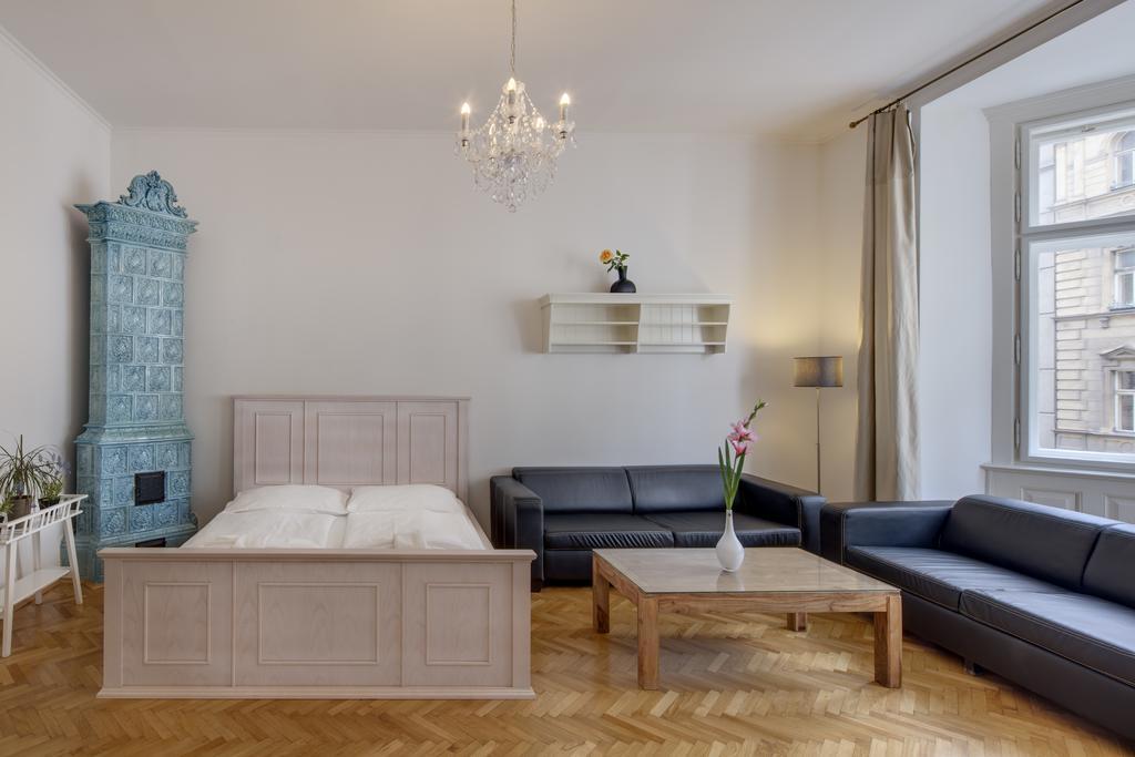Old Town Square Apartments Прага Номер фото
