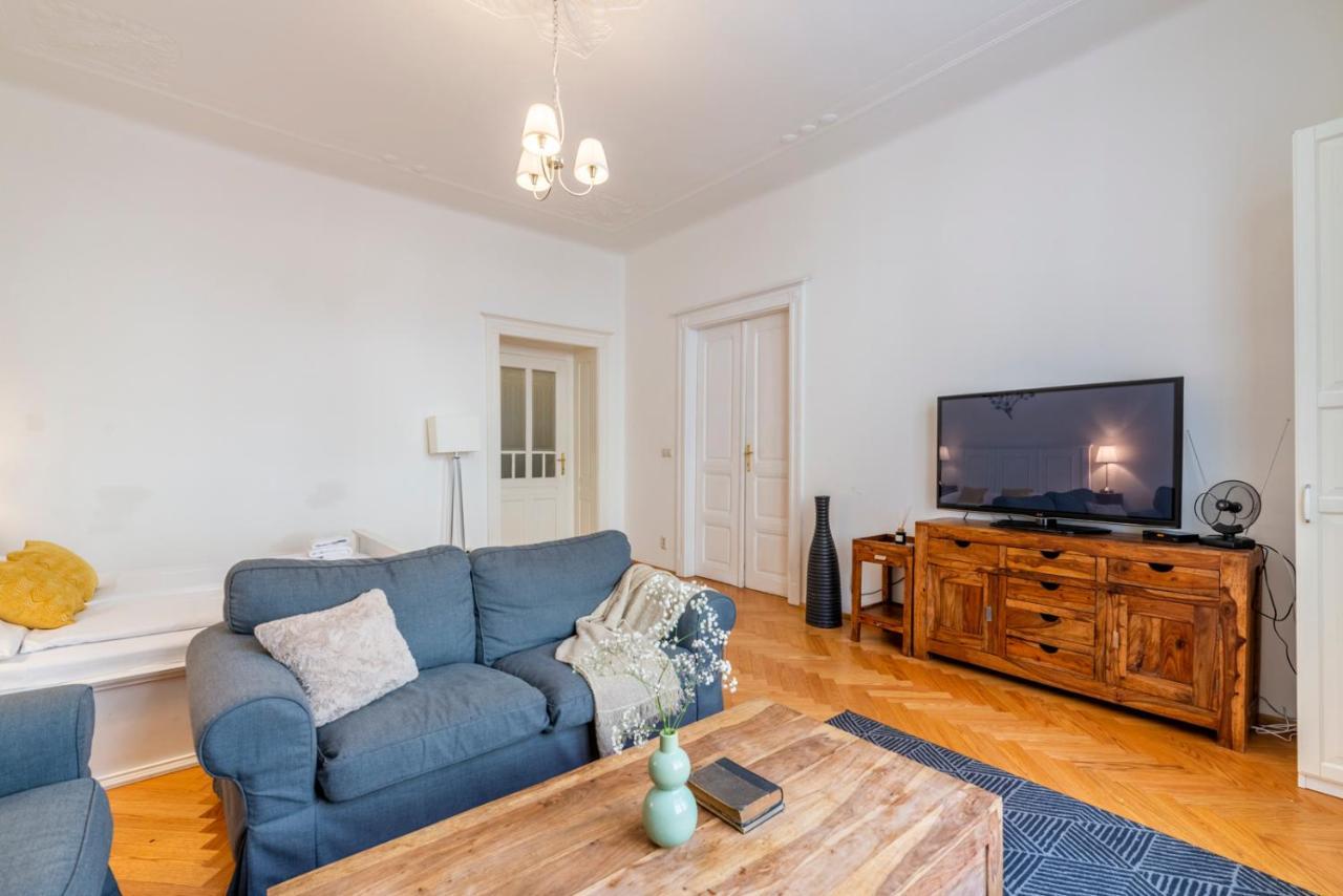 Old Town Square Apartments Прага Экстерьер фото