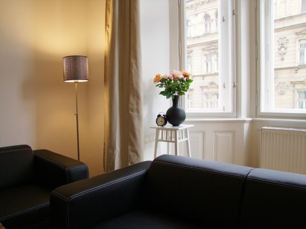 Old Town Square Apartments Прага Номер фото